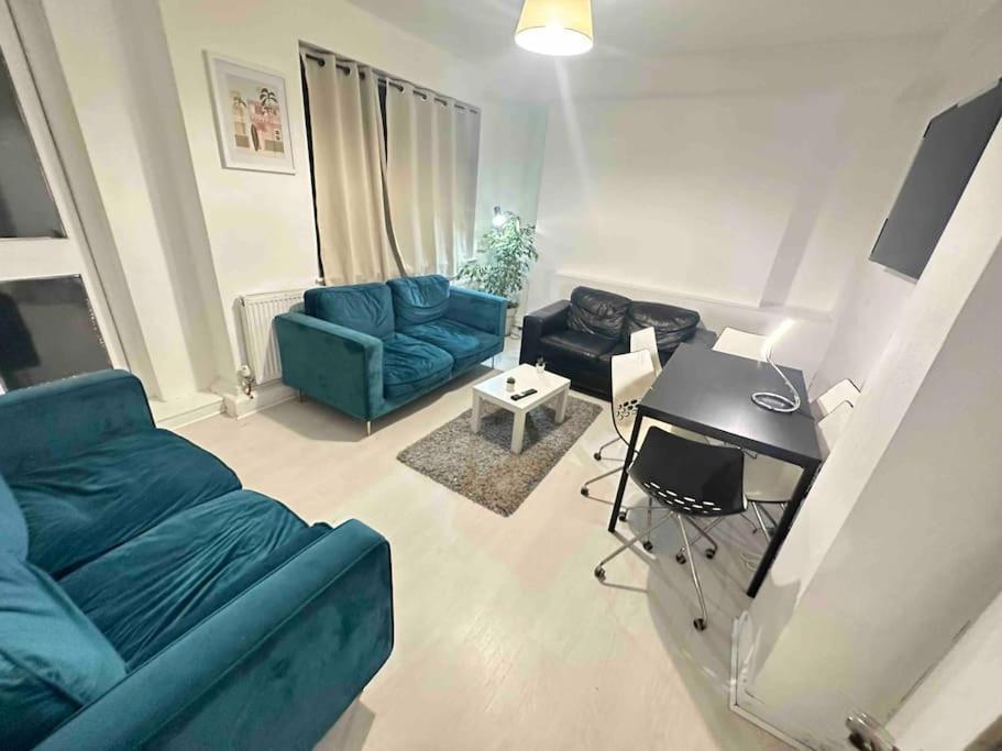 3 Bedroom Flat Kings Cross Лондон Екстериор снимка