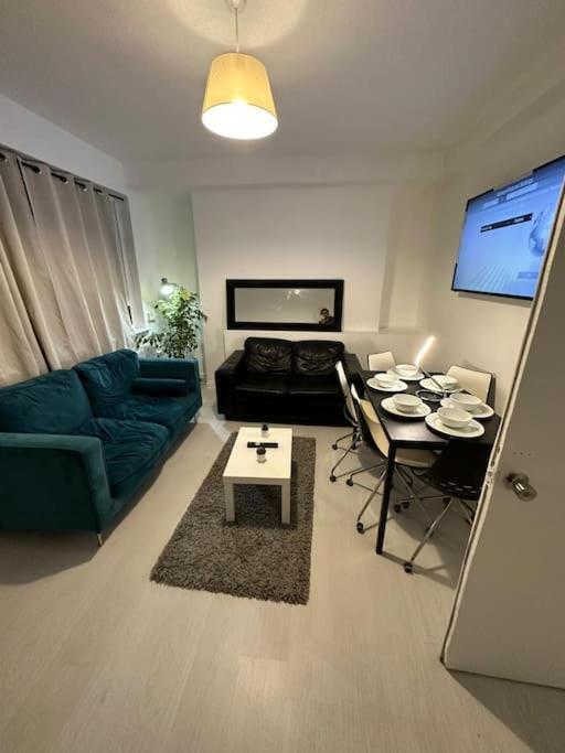 3 Bedroom Flat Kings Cross Лондон Екстериор снимка