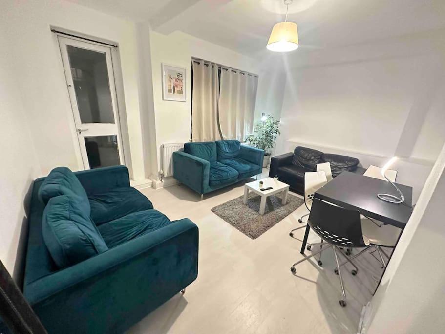 3 Bedroom Flat Kings Cross Лондон Екстериор снимка